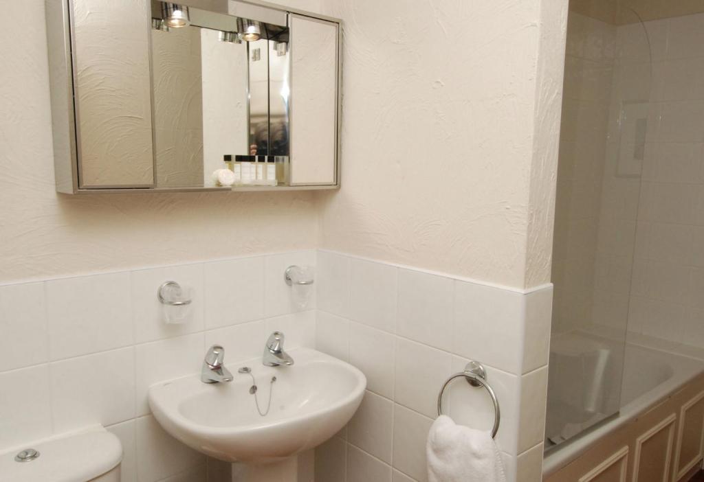 Trevalsa Court Hotel Мевагисси Номер фото